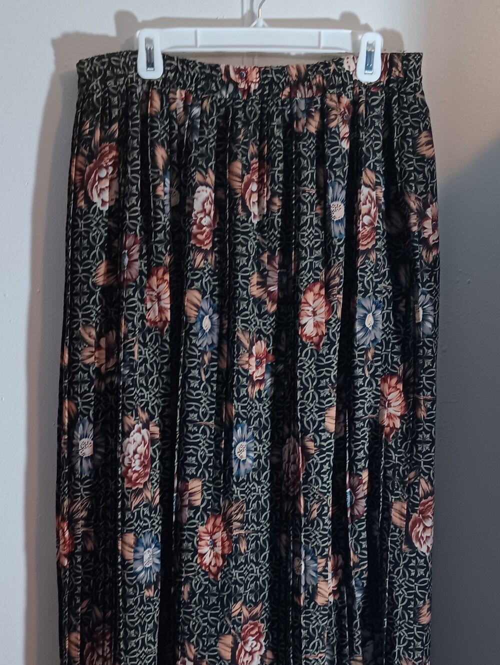Floral Print Elastic Waist Maxi Skirt - Black with Pink & Blue Flowers